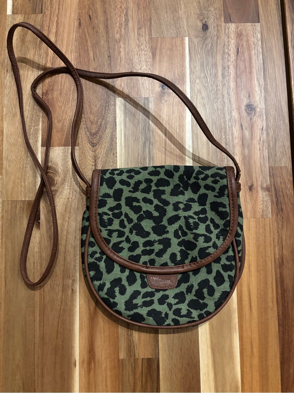 NWOT ✨ Volcom Green Leopard Crossbody Bag with Brown Trim
